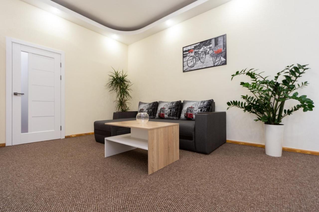 Apartment Center Of Odessa Extérieur photo