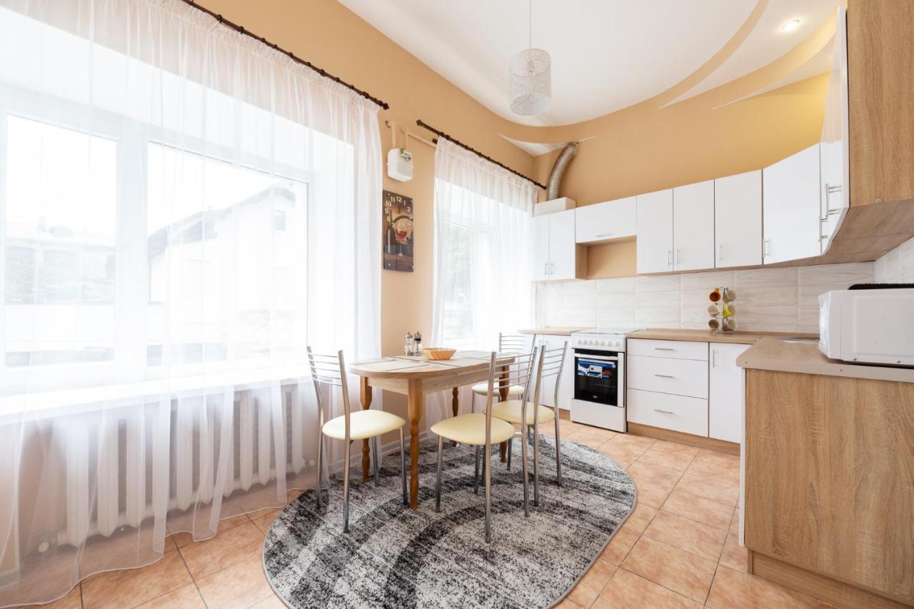 Apartment Center Of Odessa Extérieur photo
