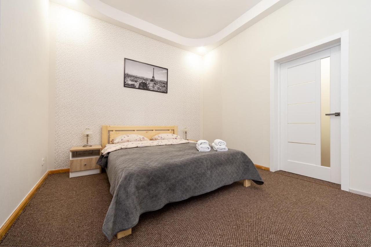 Apartment Center Of Odessa Extérieur photo