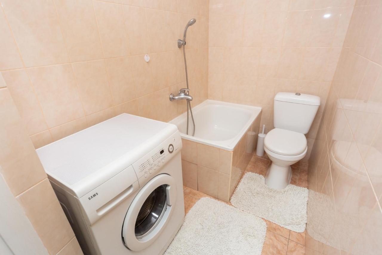 Apartment Center Of Odessa Extérieur photo