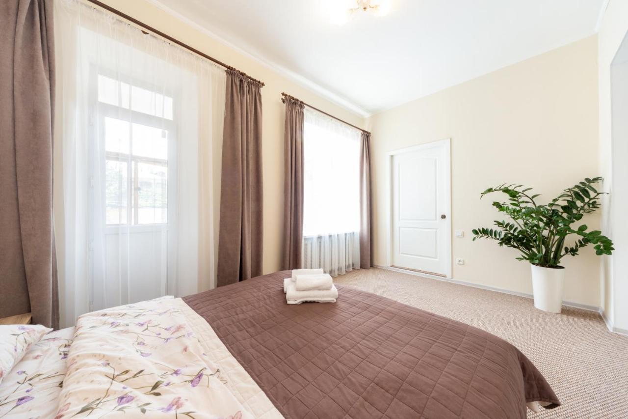 Apartment Center Of Odessa Extérieur photo