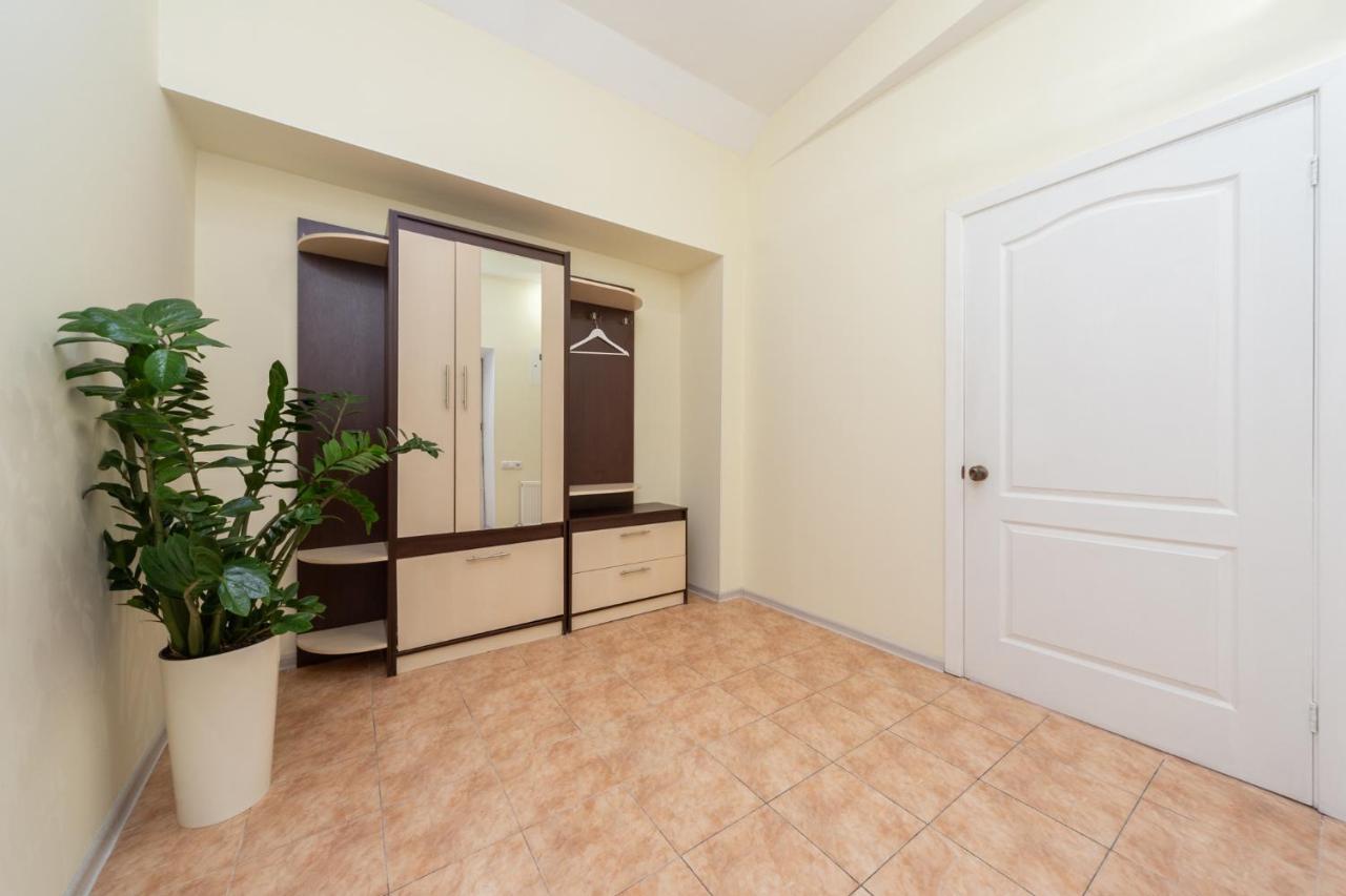 Apartment Center Of Odessa Extérieur photo