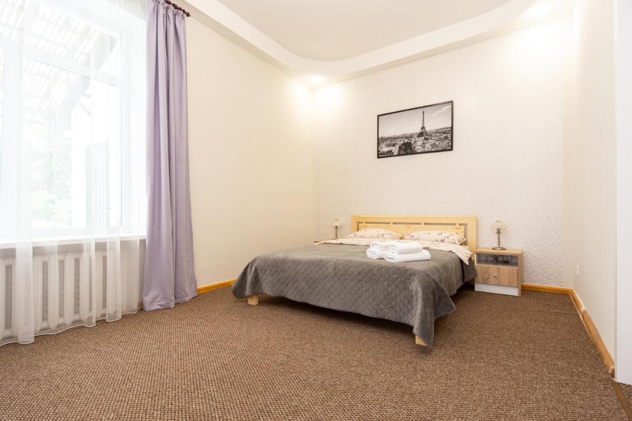 Apartment Center Of Odessa Extérieur photo